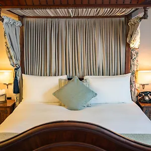 The Red Lion Hotel Hillingdon